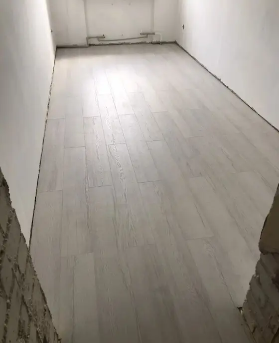 Pokládka podlahy z naší realizace – ukázka 11