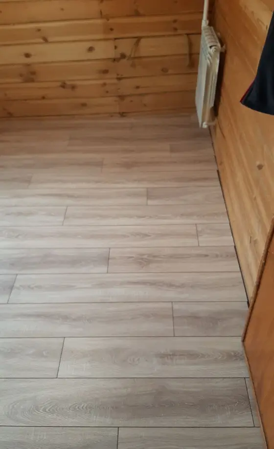 Pokládka podlahy z naší realizace – ukázka 60