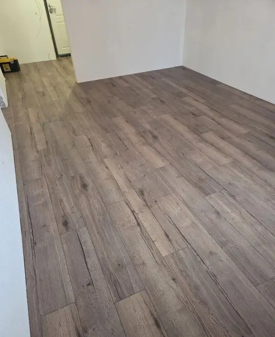 Pokládka podlahy z naší realizace – ukázka 181